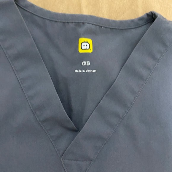 Good life gray scrub top - Picture 2 of 5